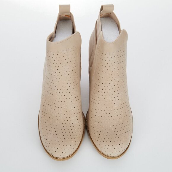 DV Dolce Vita GERDY Bootie Beige Women's Size 8 NWT - Picture 2 of 8